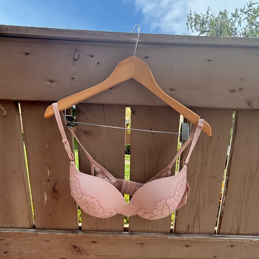 Maidenform Pink Structured Bra with Molded Cups